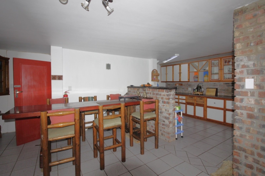 7 Bedroom Property for Sale in Noorsekloof Eastern Cape